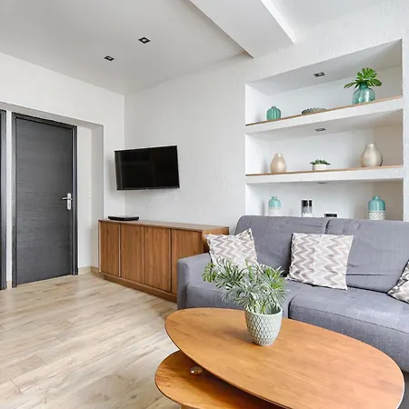 De Charme 2br Canal Saint Martin Apartment Paris